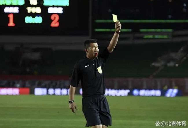 摸进她的小内裤里疯狂捏