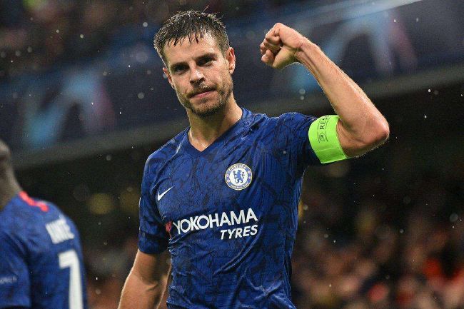 少妇肉丝短裙撅臀娇喘